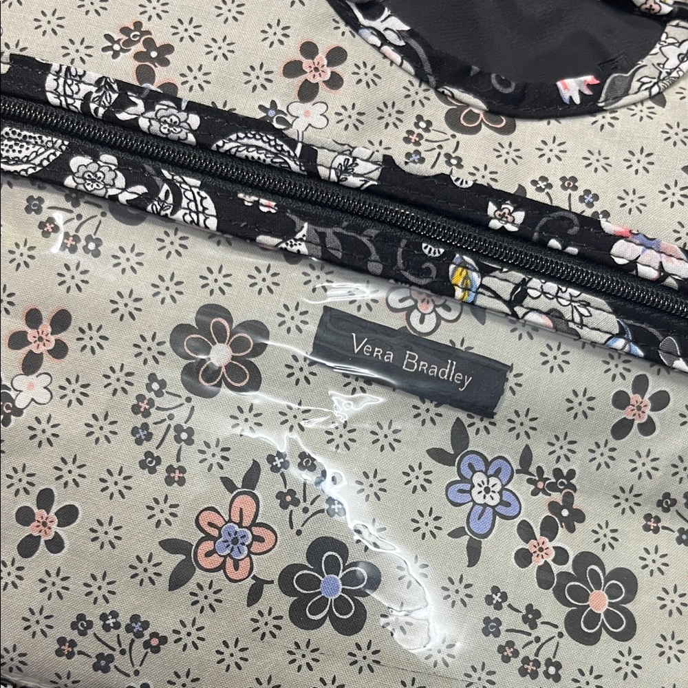NWOT  Vera Bradley Iconic Grand Hanging Organizer - Picture 10 of 16